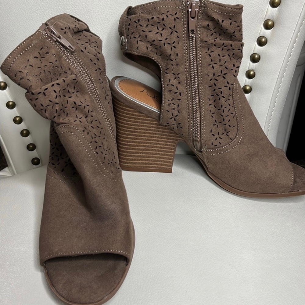 Booties - Picture 3 of 5